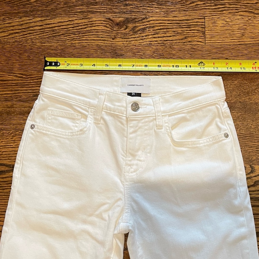 Current/Elliott Cropped White Jeans - Picture 5 of 13